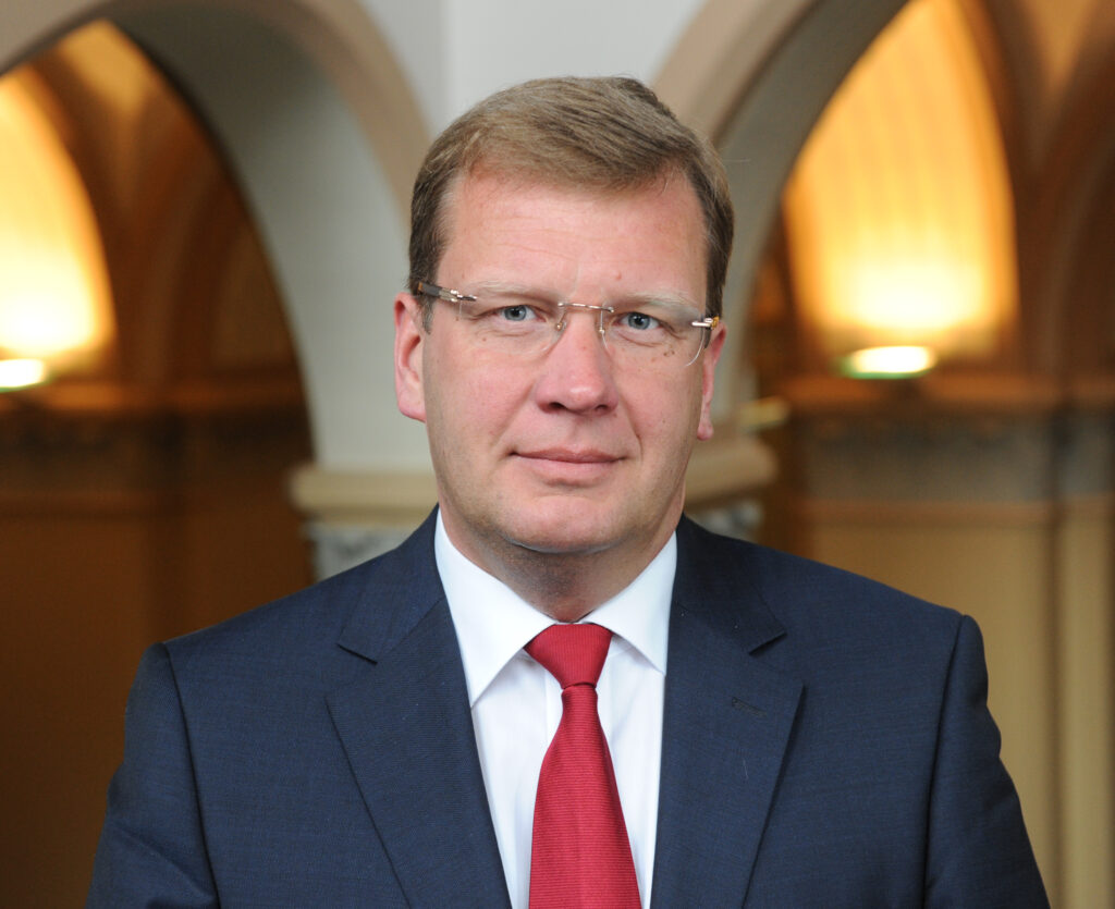 Jānis Blūms, Latvijas Bankas Naudas Apgrozības Pārvaldes Vadītājs.