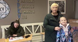 Plūdonī 1.klasniekus Uzņem
