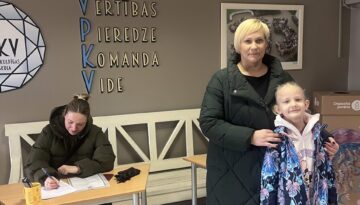 Plūdonī 1.klasniekus Uzņem