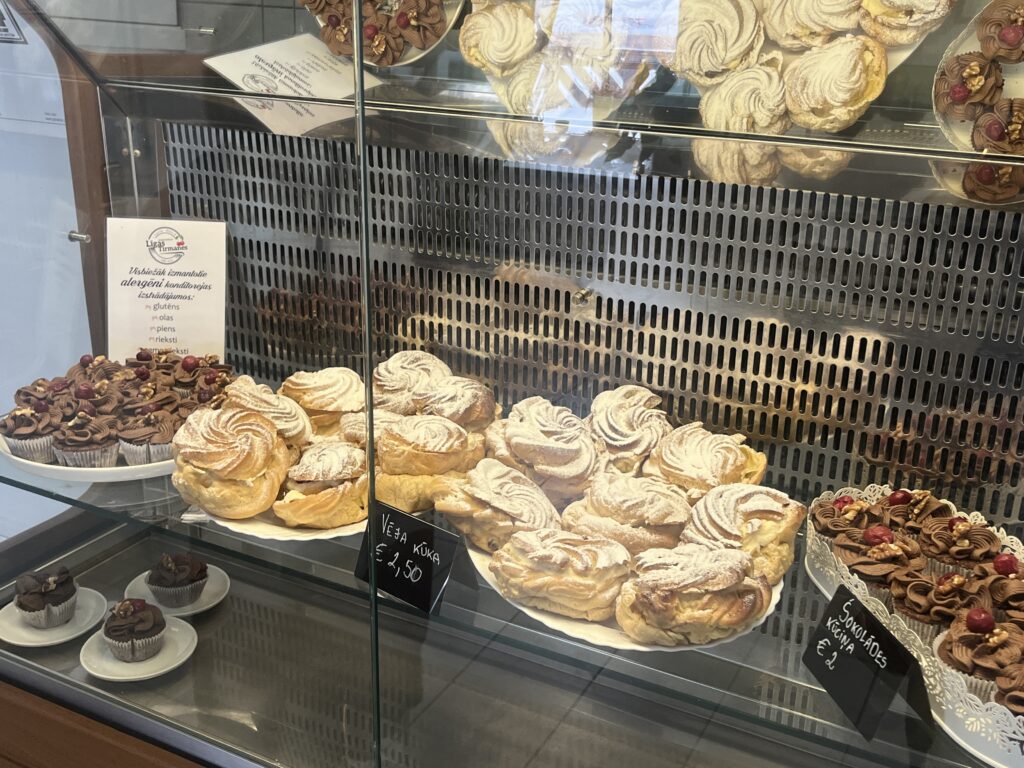 Ligas Tirmanes Konditoreja (1)