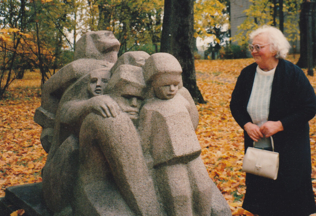 Līvija Rezevska Kuldīgas Pils Parks 1998.g.