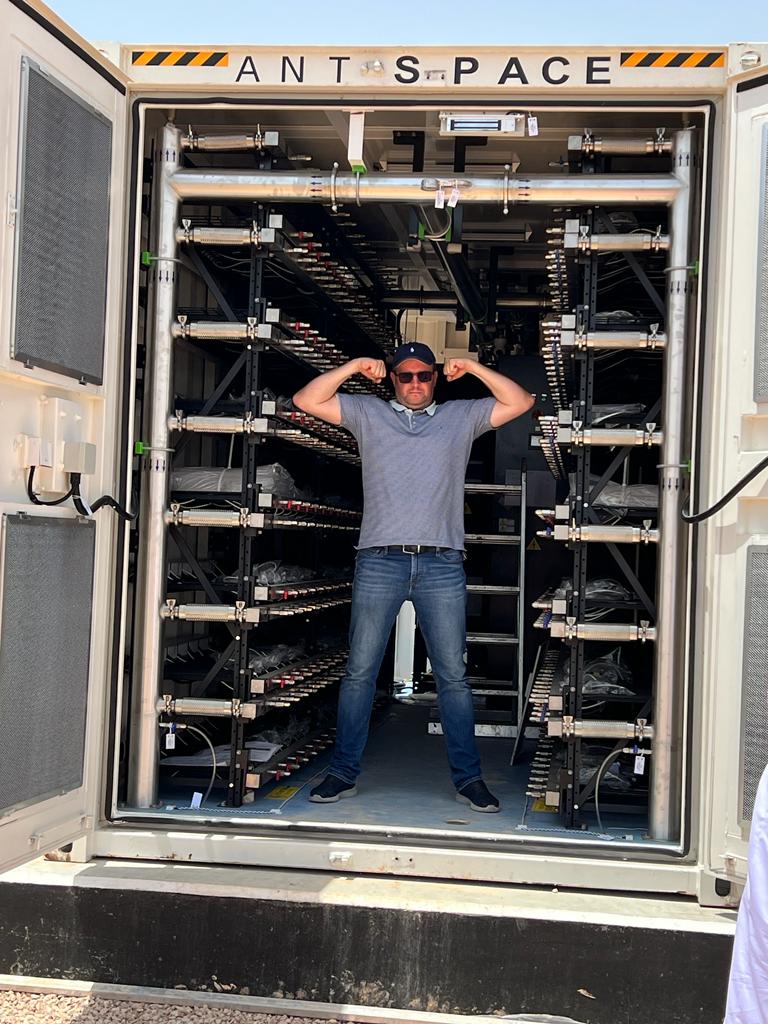 Tā izskatās datu centrs iekšpusē