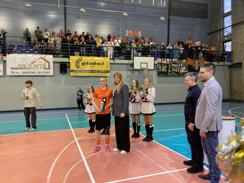 Futbola Klubs Nikers Uzvar (10)